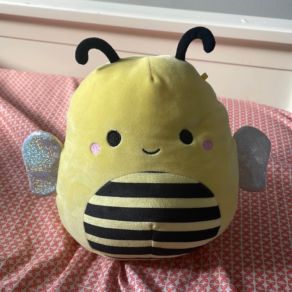 bee squishmallow